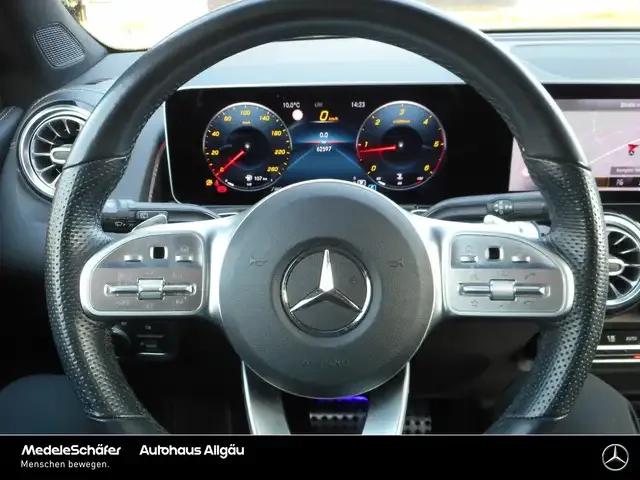 Mercedes-Benz GLB 220