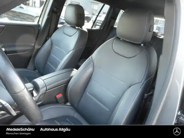 Mercedes-Benz GLB 220