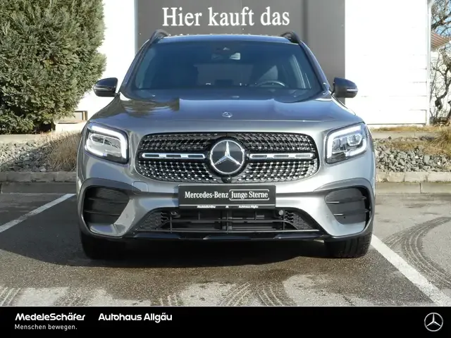 Mercedes-Benz GLB 220