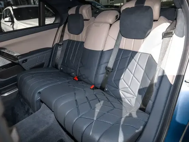 BMW 760