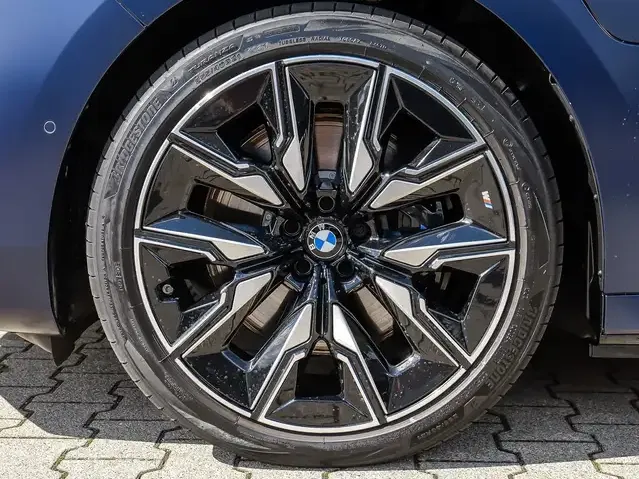 BMW 760