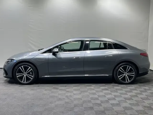 Mercedes-Benz EQE 300