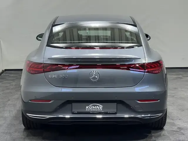 Mercedes-Benz EQE 300