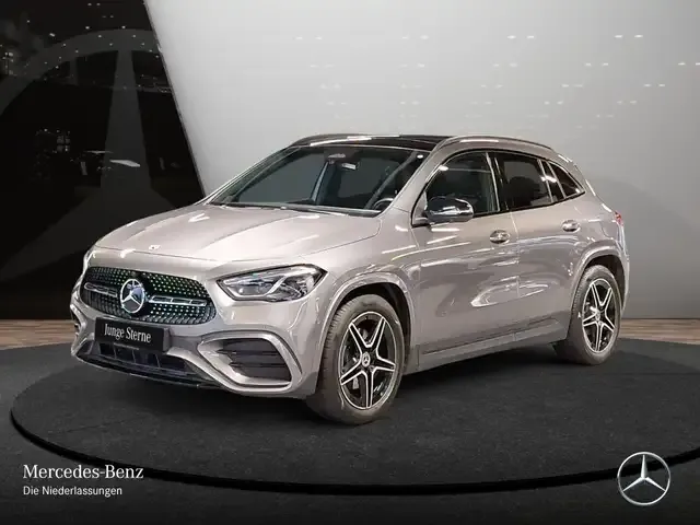 Mercedes-Benz GLA 200