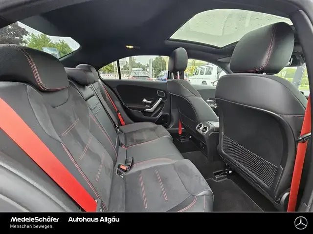 Mercedes-Benz A 35 AMG