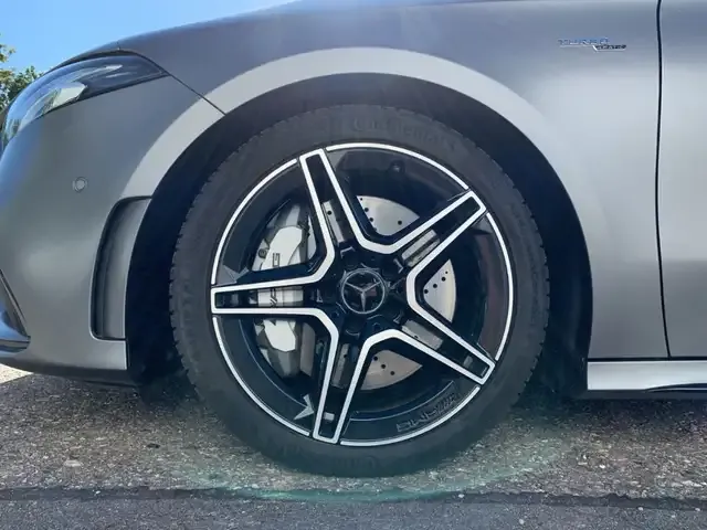 Mercedes-Benz A 35 AMG