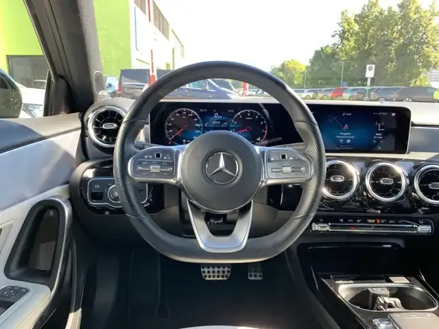 Mercedes-Benz A 35 AMG