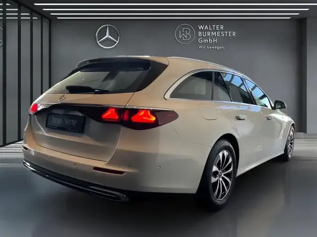 Mercedes-Benz E 200