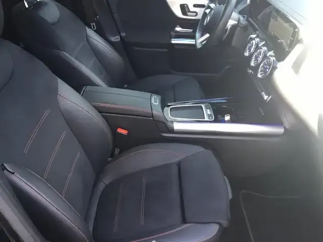 Mercedes-Benz EQA 300