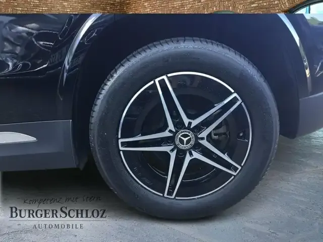 Mercedes-Benz EQA 300