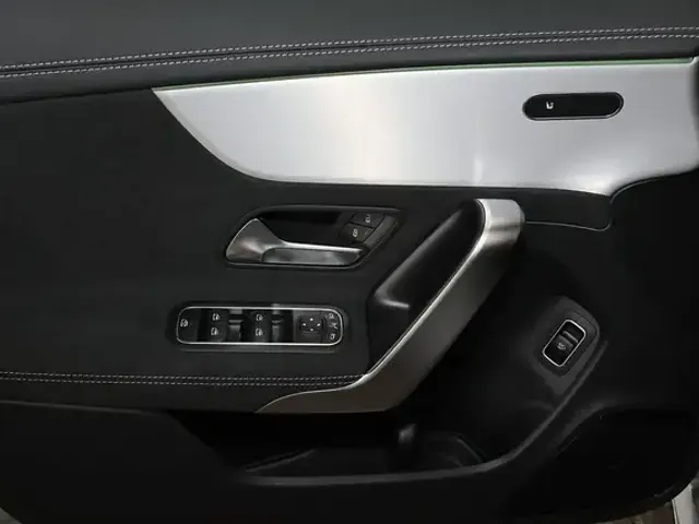 Mercedes-Benz CLA 220