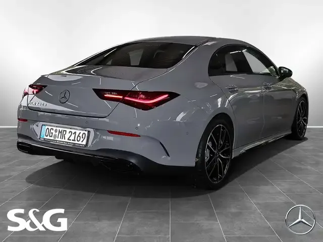 Mercedes-Benz CLA 220