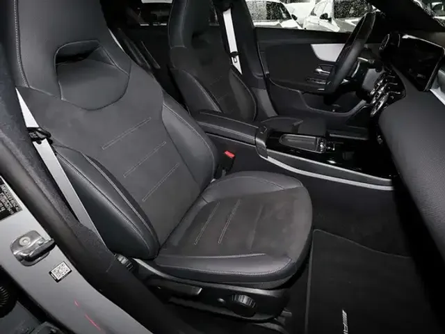 Mercedes-Benz CLA 220