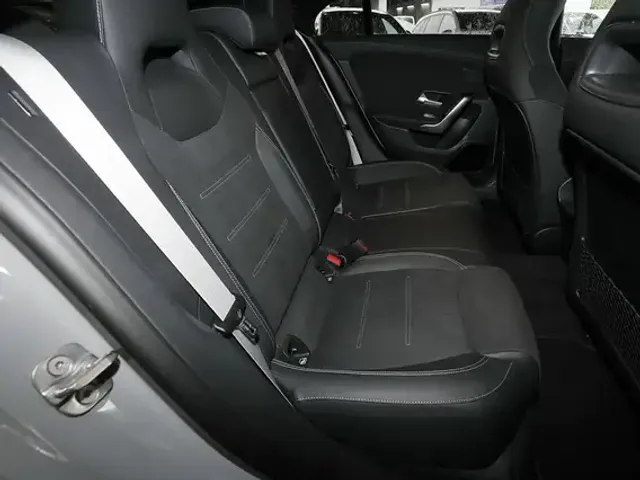 Mercedes-Benz CLA 220