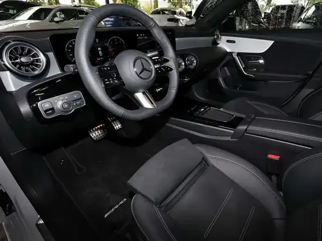 Mercedes-Benz CLA 220