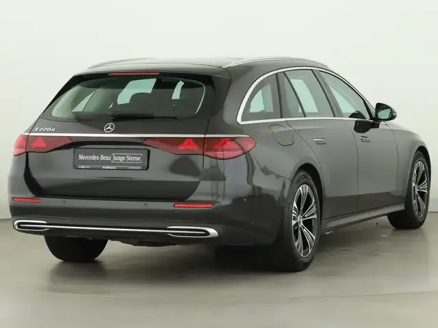 Mercedes-Benz E 220