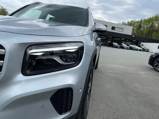 Mercedes-Benz GLB 200