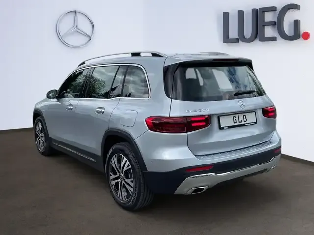 Mercedes-Benz GLB 200