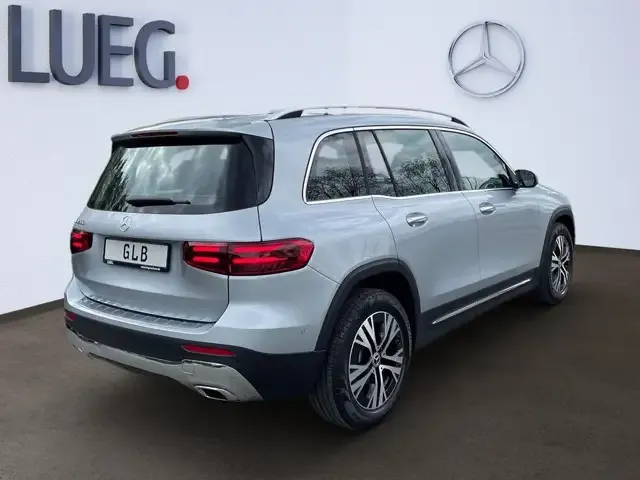 Mercedes-Benz GLB 200