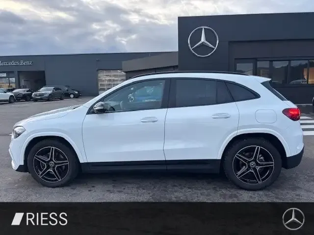 Mercedes-Benz GLA 200