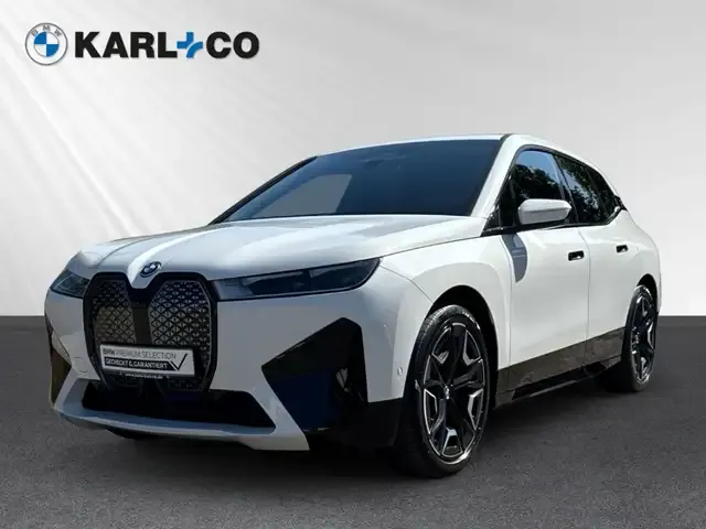 BMW iX