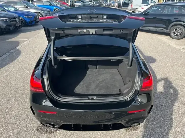 Mercedes-Benz A 35 AMG