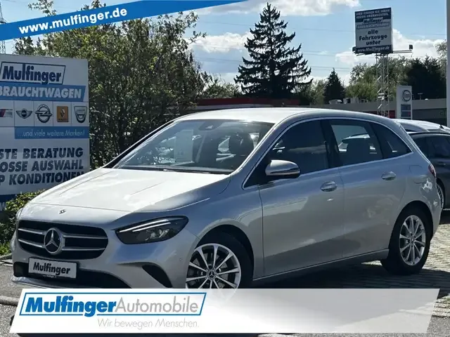 Mercedes-Benz B 220