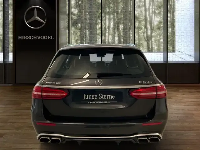 Mercedes-Benz E 63 AMG