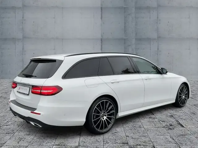 Mercedes-Benz E 220