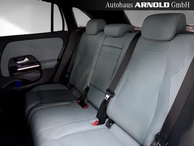 Mercedes-Benz GLA 220