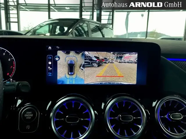 Mercedes-Benz GLA 220