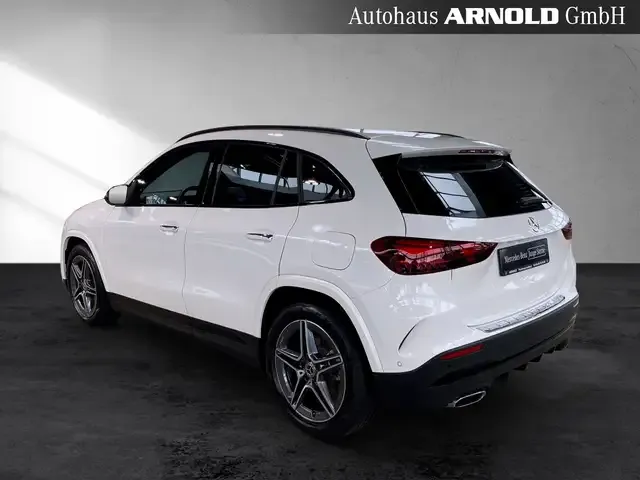 Mercedes-Benz GLA 220