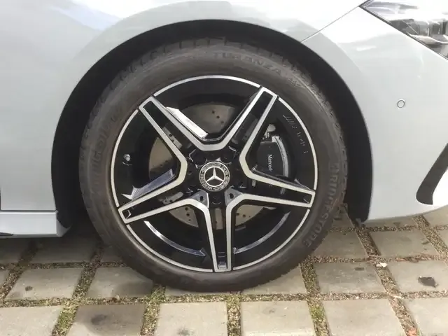 Mercedes-Benz CLA 220