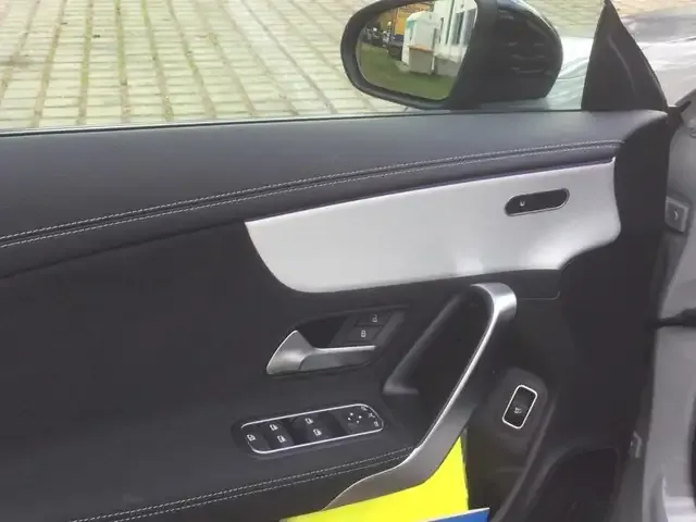 Mercedes-Benz CLA 220