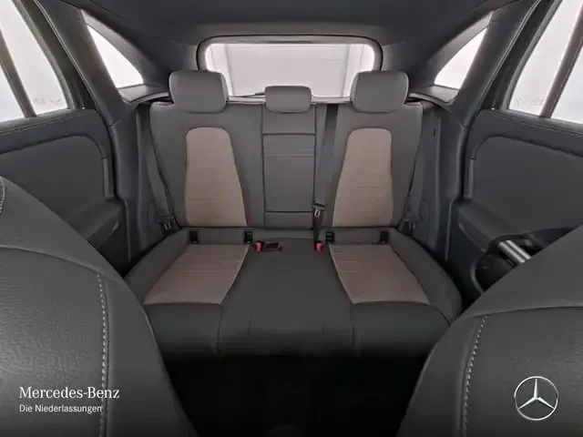 Mercedes-Benz EQA 300