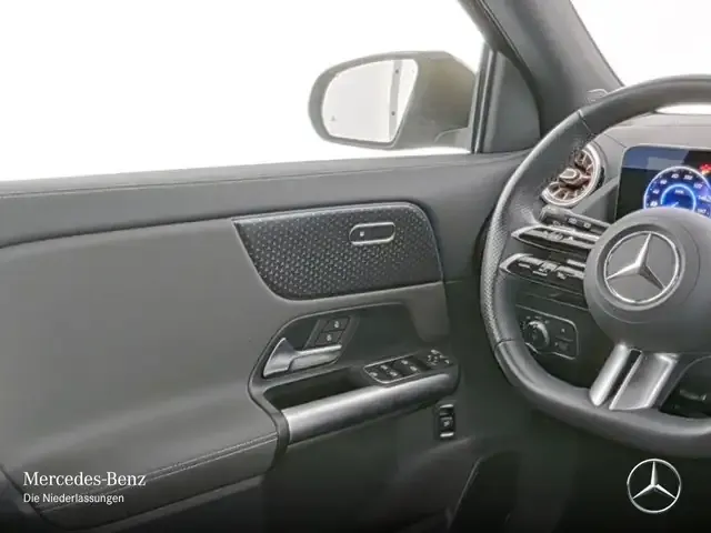 Mercedes-Benz EQA 300