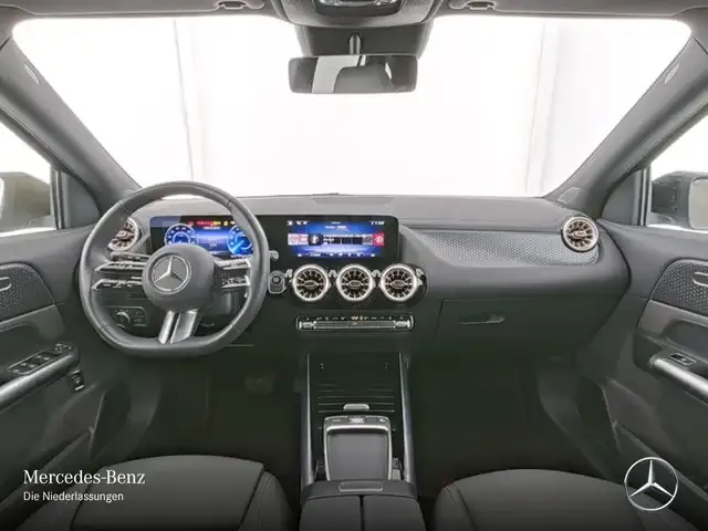 Mercedes-Benz EQA 300