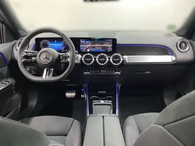 Mercedes-Benz GLB 220