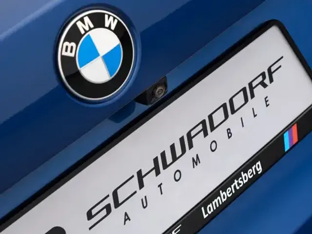 BMW 330