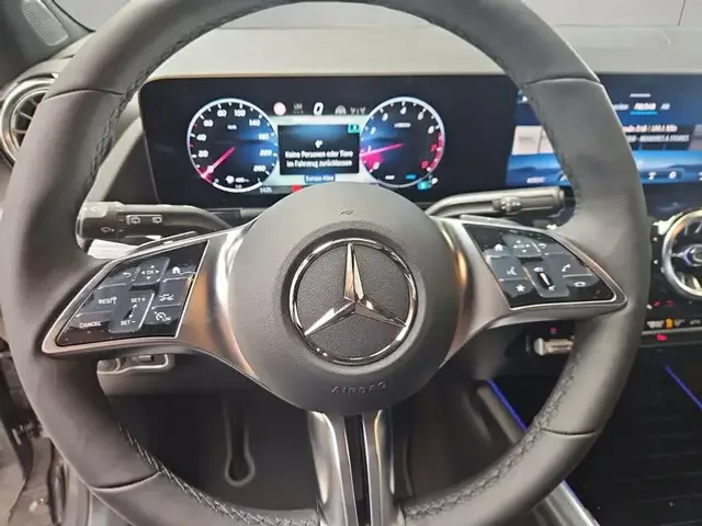 Mercedes-Benz GLA 180