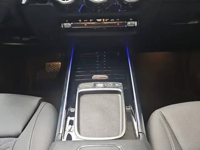 Mercedes-Benz GLA 180