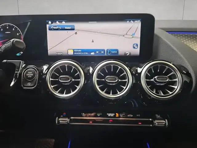 Mercedes-Benz GLA 180