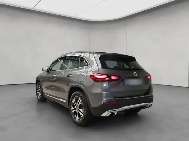 Mercedes-Benz GLA 180
