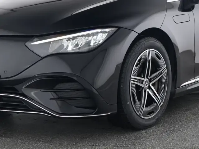 Mercedes-Benz EQE 300