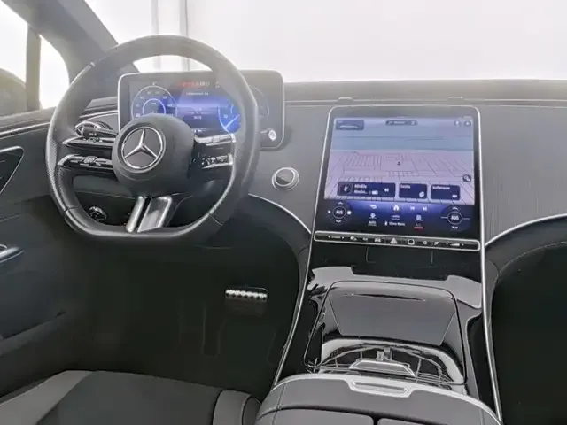 Mercedes-Benz EQE 300