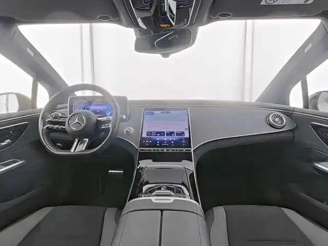 Mercedes-Benz EQE 300