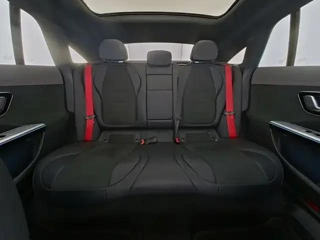 Mercedes-Benz EQE 300