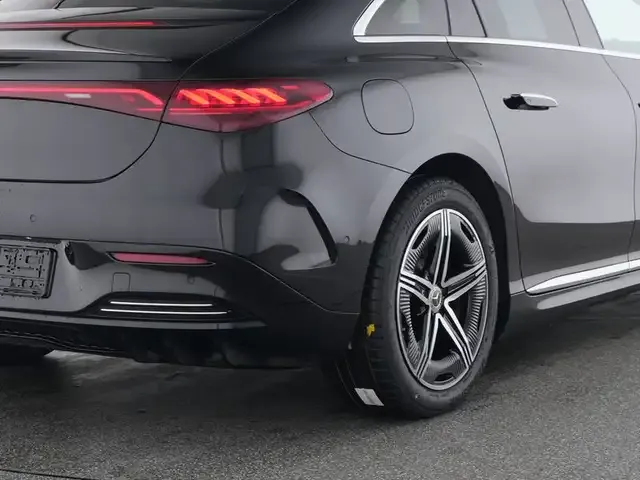 Mercedes-Benz EQE 300