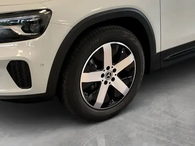 Mercedes-Benz GLB 250