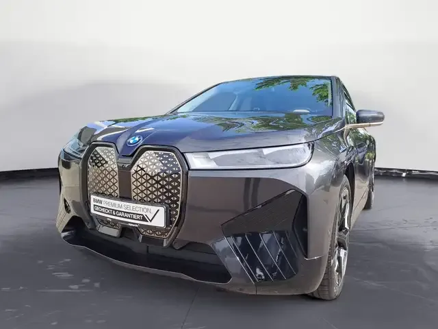 BMW iX